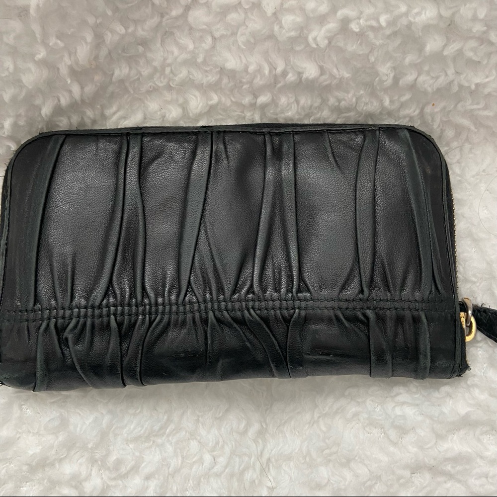 SOLD - PRADA NAPPA GAUFRE LEATHER ZIP AROUND WALLET NERO BLACK - Picture 2 of 11